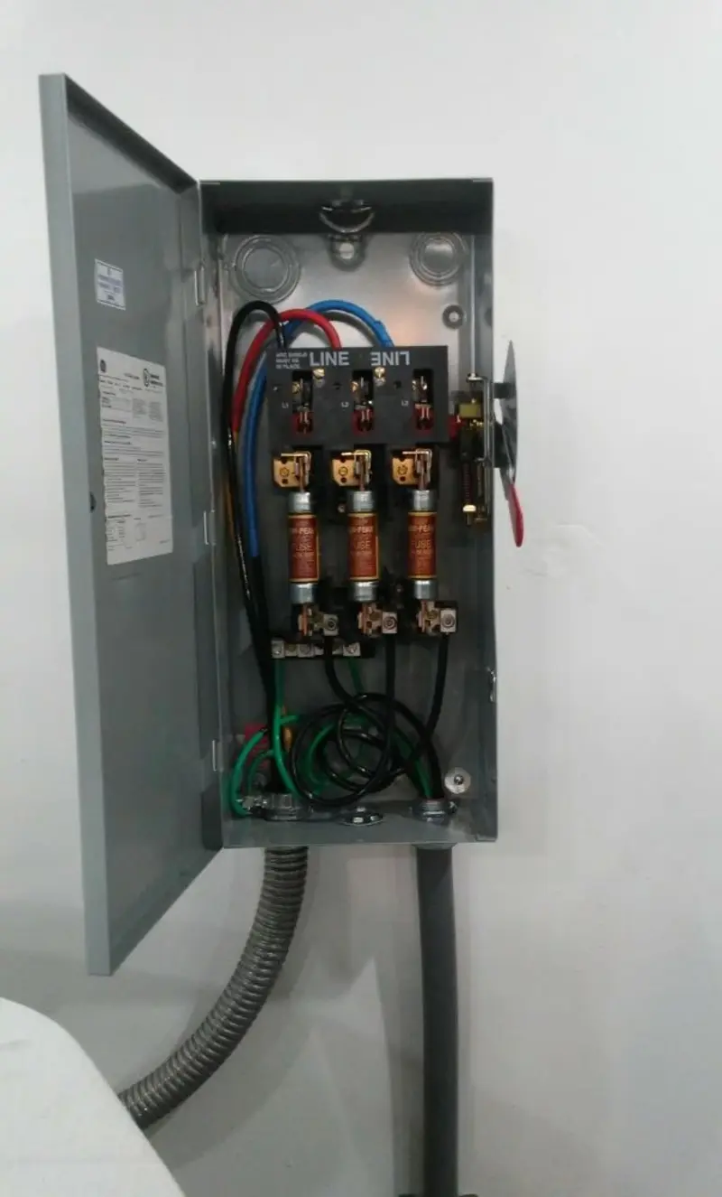 Three-phase disconnect switch installed for Electrical Wiring & Rewiring in Fruitvale